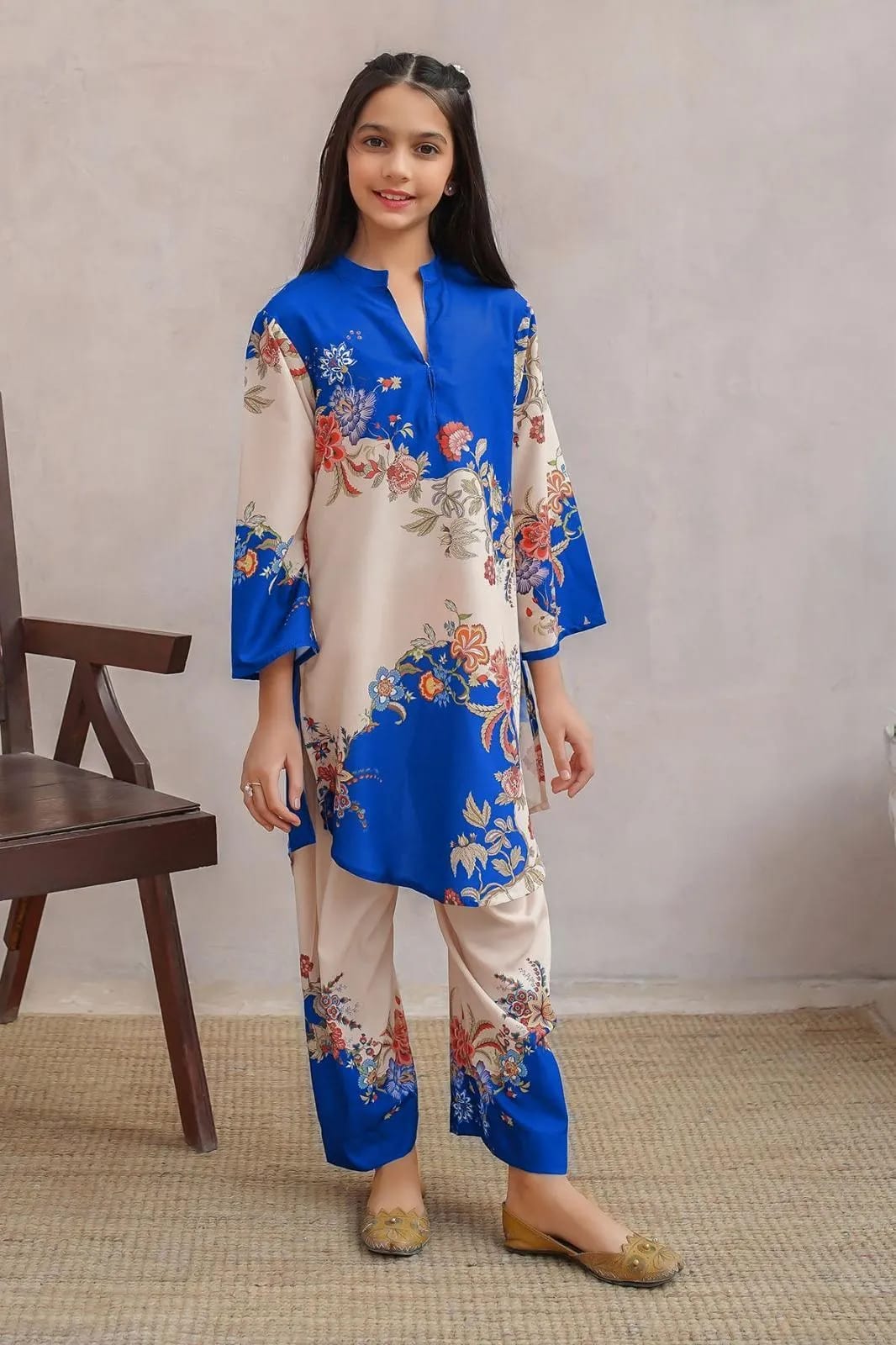 2 Pcs Girl's Arabic Lawn Printed Kurta And Shalwar Suit