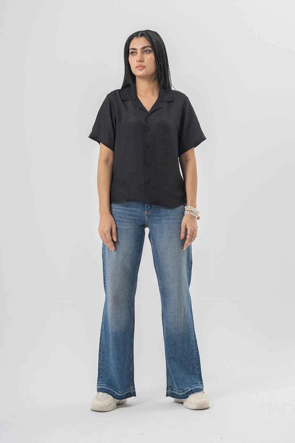 Classic Black Button-Up Shirt for Effortless Everyday Style and Versatility EW-000937
